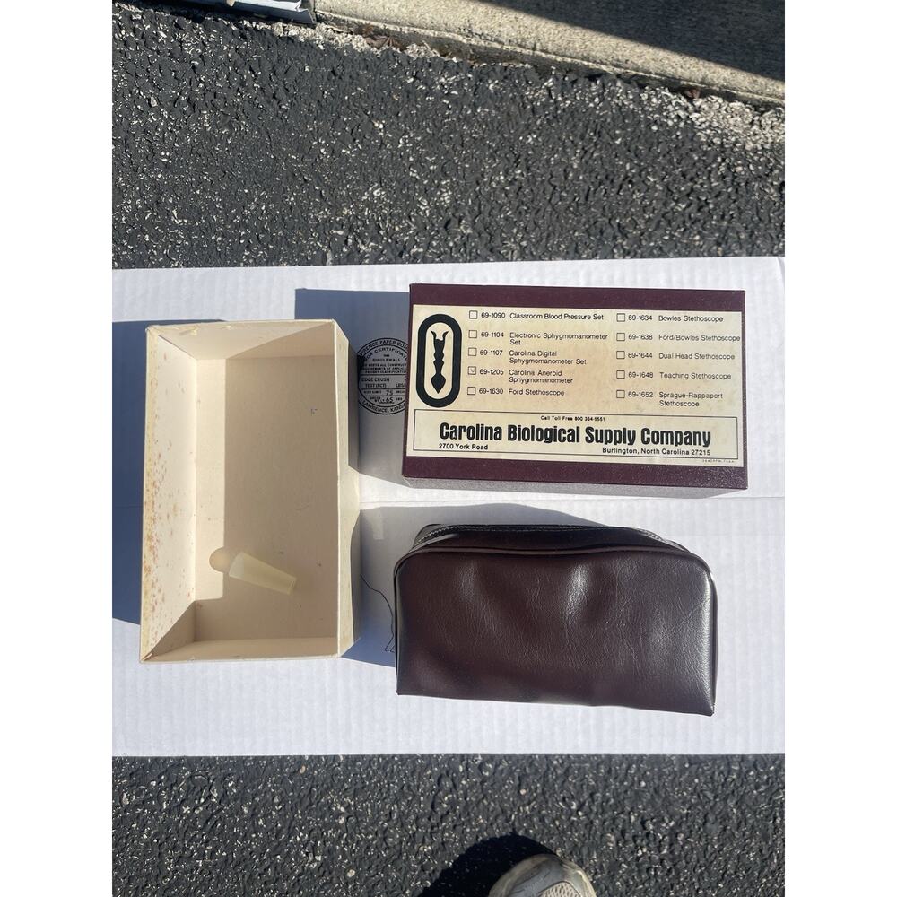 Vintage Carolina Doctor College Aneroid Sphygmomanometer 69-1205 BP Cuff w/ Box